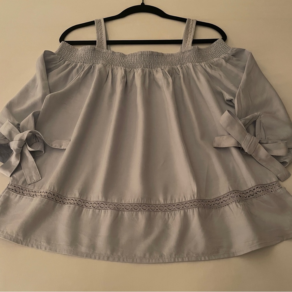 LC Lauren Conrad Light Baby Blue Off-Shoulder Blouse Size M